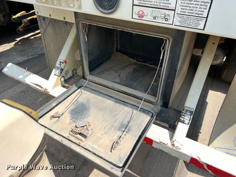 image for item EJ3004 2014 AutoCar Xpeditor refuse truck