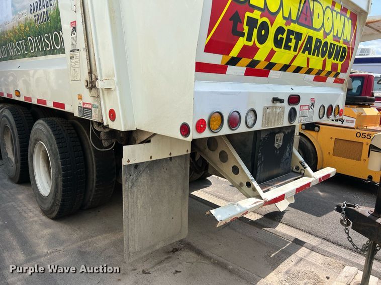 image for item EJ3004 2014 AutoCar Xpeditor refuse truck