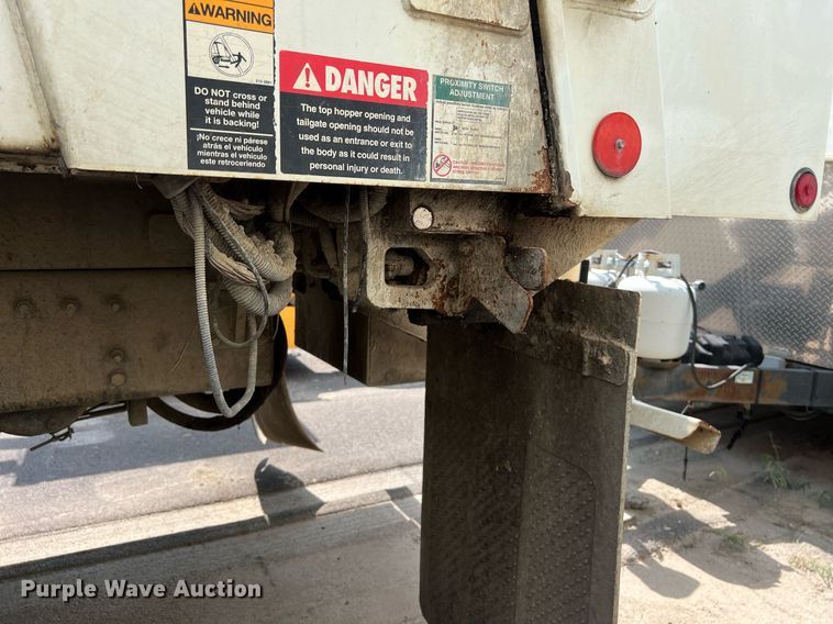 image for item EJ3004 2014 AutoCar Xpeditor refuse truck