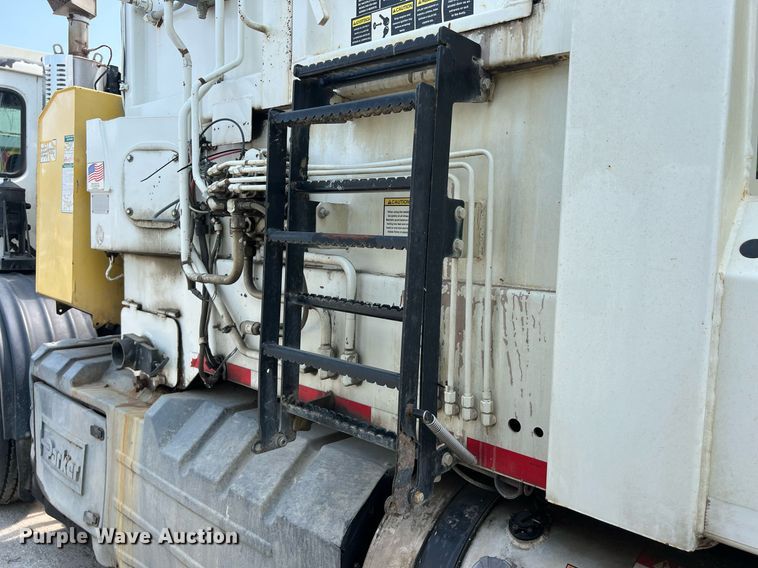 image for item EJ3004 2014 AutoCar Xpeditor refuse truck