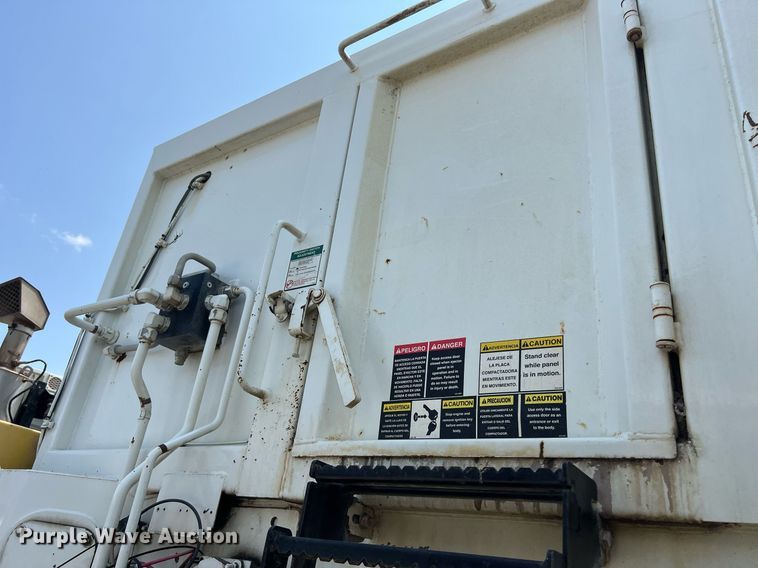 image for item EJ3004 2014 AutoCar Xpeditor refuse truck