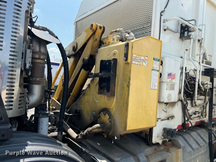 image for item EJ3004 2014 AutoCar Xpeditor refuse truck