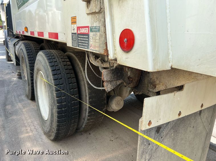 image for item EJ3004 2014 AutoCar Xpeditor refuse truck