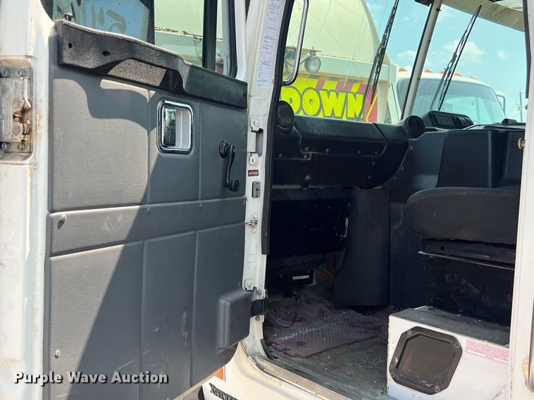 image for item EJ3004 2014 AutoCar Xpeditor refuse truck