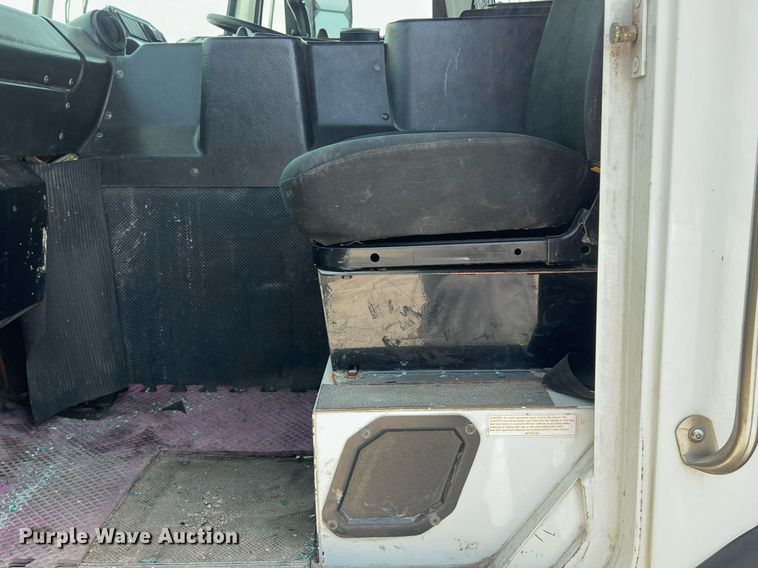 image for item EJ3004 2014 AutoCar Xpeditor refuse truck