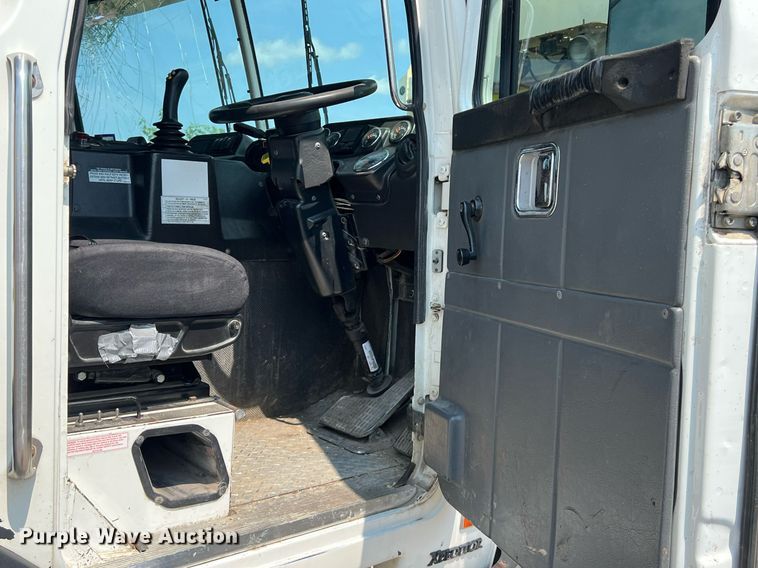 image for item EJ3004 2014 AutoCar Xpeditor refuse truck