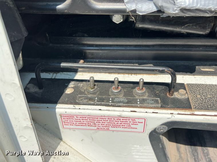 image for item EJ3004 2014 AutoCar Xpeditor refuse truck