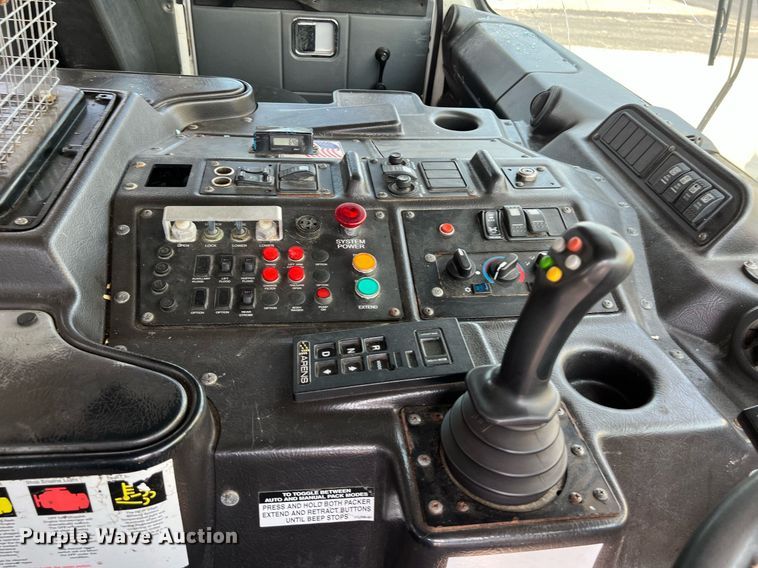 image for item EJ3004 2014 AutoCar Xpeditor refuse truck