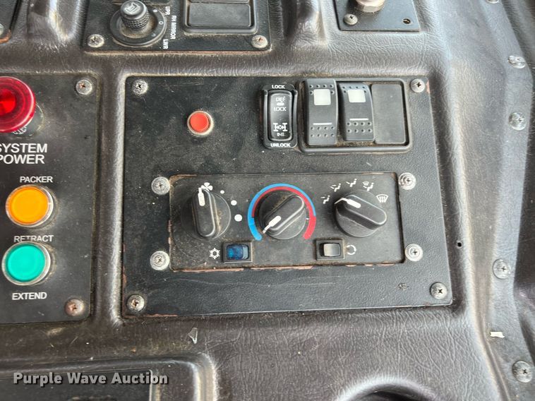 image for item EJ3004 2014 AutoCar Xpeditor refuse truck