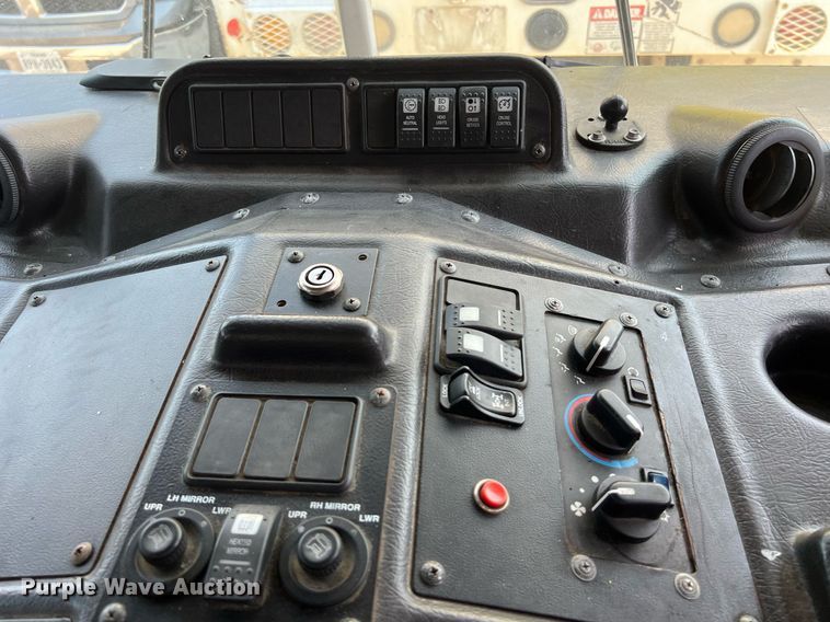 image for item EJ3004 2014 AutoCar Xpeditor refuse truck