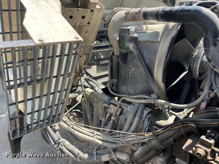 image for item EJ3004 2014 AutoCar Xpeditor refuse truck