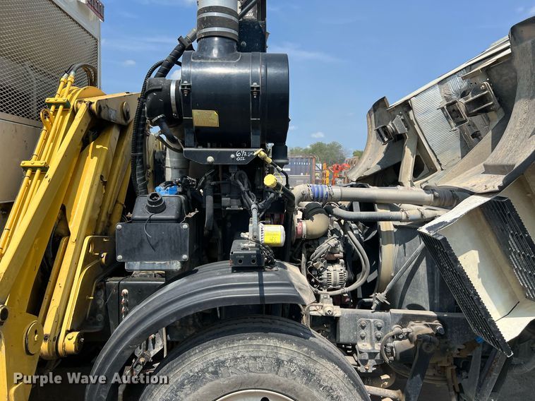 image for item EJ3004 2014 AutoCar Xpeditor refuse truck