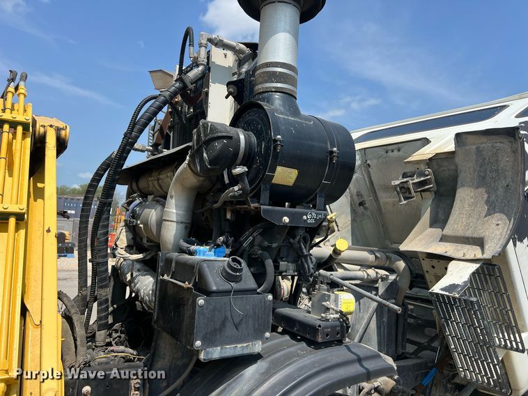 image for item EJ3004 2014 AutoCar Xpeditor refuse truck