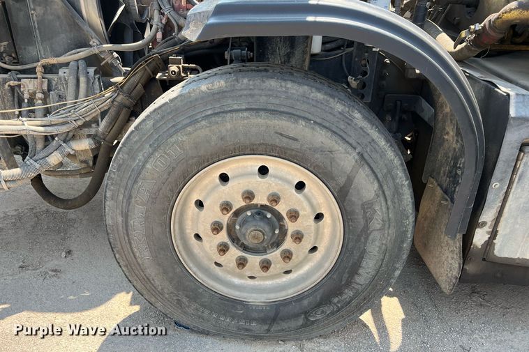 image for item EJ3004 2014 AutoCar Xpeditor refuse truck