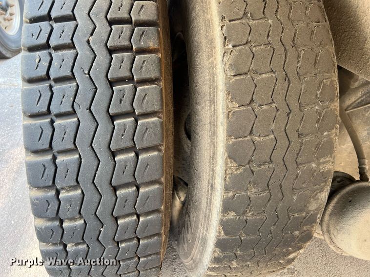 image for item EJ3004 2014 AutoCar Xpeditor refuse truck