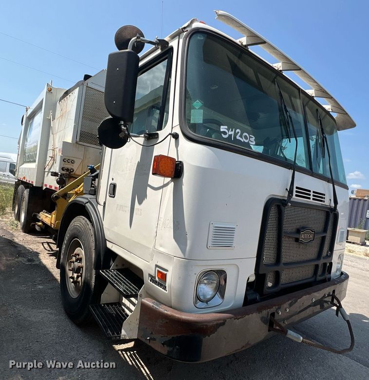 image for item EJ3005 2015 AutoCar Xpeditor refuse truck