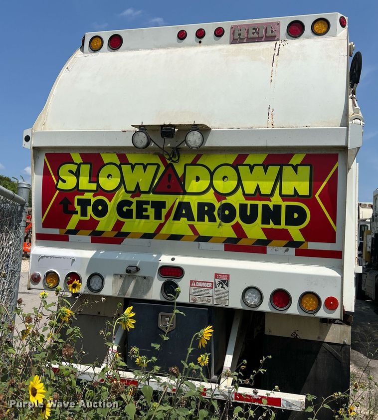 image for item EJ3005 2015 AutoCar Xpeditor refuse truck