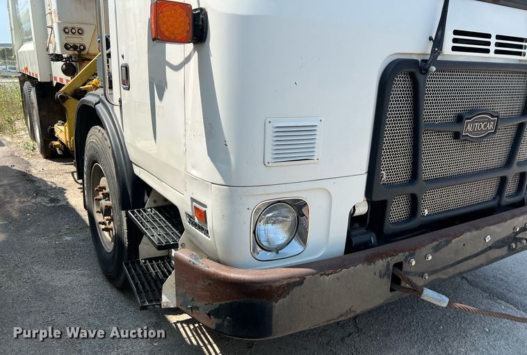 image for item EJ3005 2015 AutoCar Xpeditor refuse truck