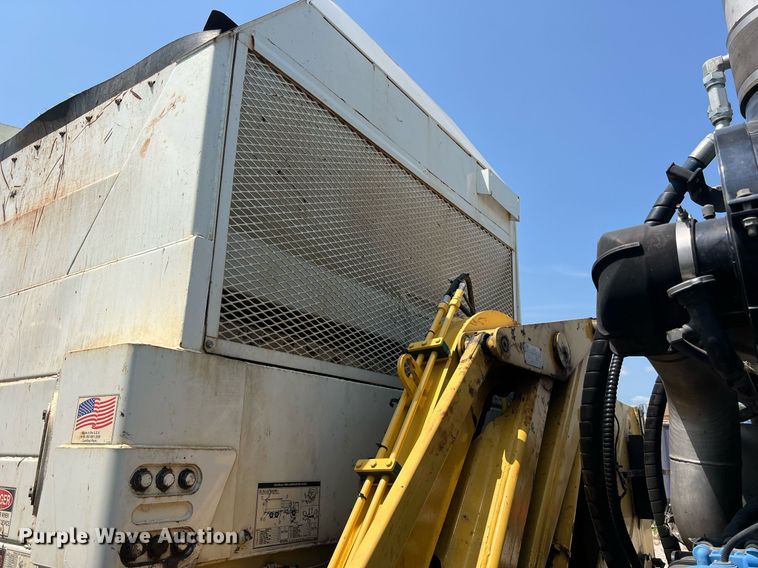 image for item EJ3005 2015 AutoCar Xpeditor refuse truck