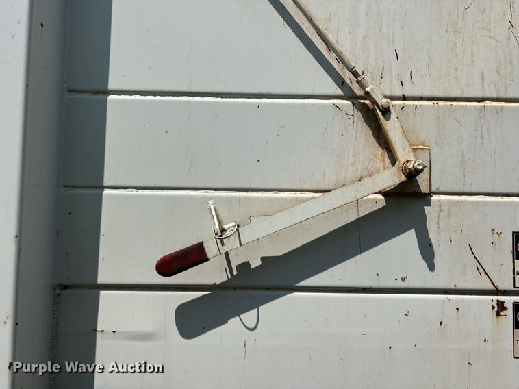 image for item EJ3005 2015 AutoCar Xpeditor refuse truck