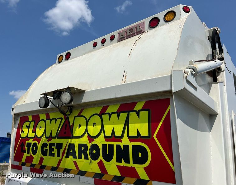 image for item EJ3005 2015 AutoCar Xpeditor refuse truck