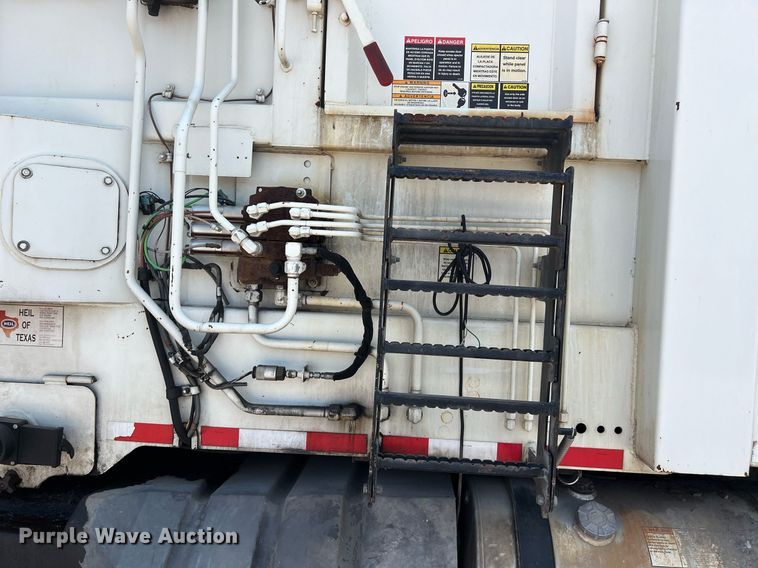 image for item EJ3005 2015 AutoCar Xpeditor refuse truck