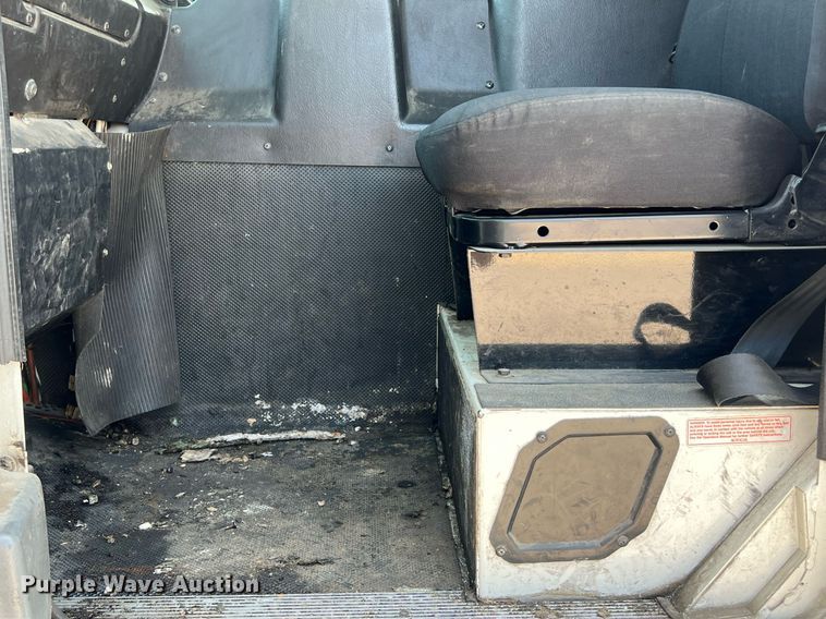 image for item EJ3005 2015 AutoCar Xpeditor refuse truck