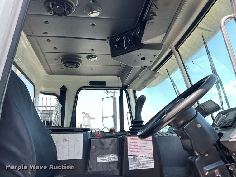 image for item EJ3005 2015 AutoCar Xpeditor refuse truck