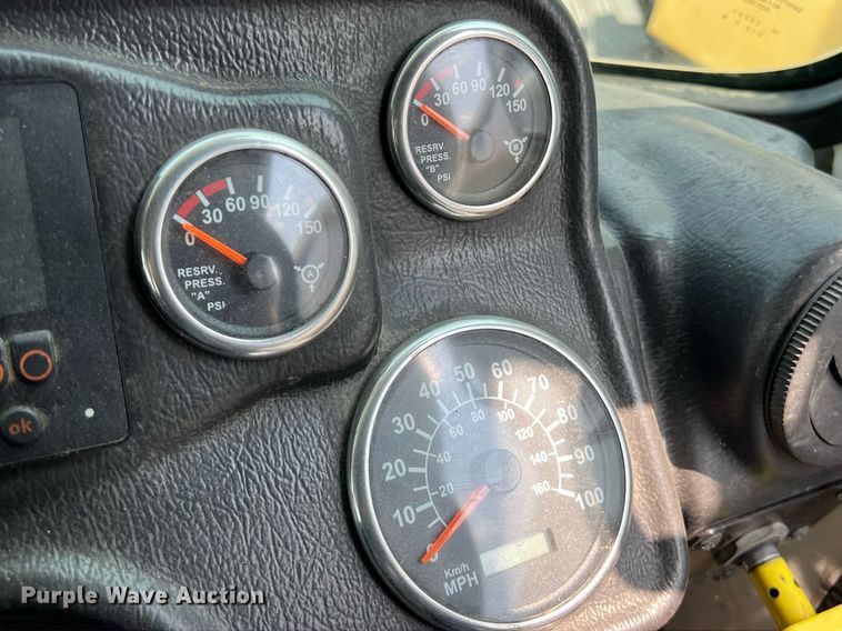 image for item EJ3005 2015 AutoCar Xpeditor refuse truck