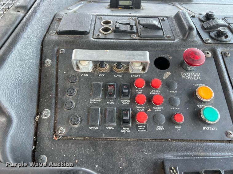 image for item EJ3005 2015 AutoCar Xpeditor refuse truck