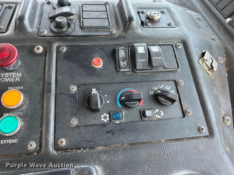 image for item EJ3005 2015 AutoCar Xpeditor refuse truck