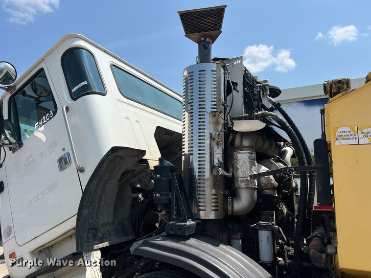 image for item EJ3005 2015 AutoCar Xpeditor refuse truck