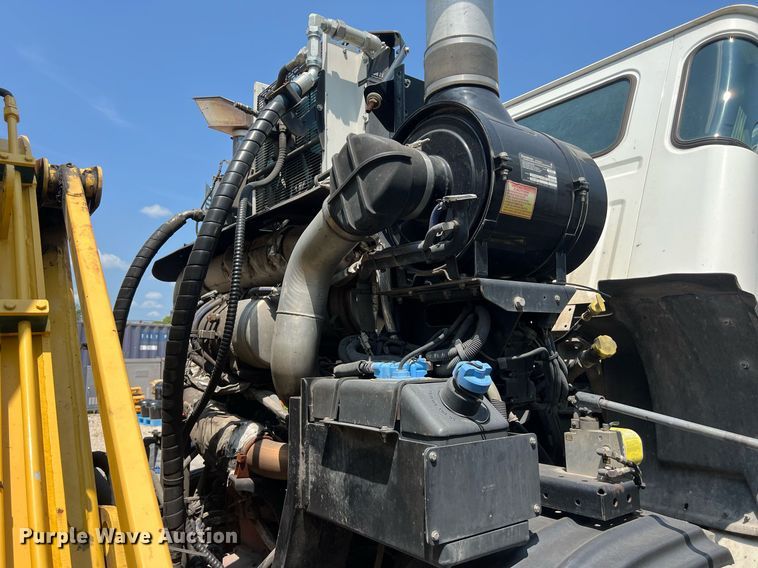 image for item EJ3005 2015 AutoCar Xpeditor refuse truck