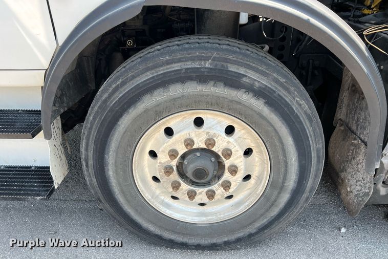 image for item EJ3005 2015 AutoCar Xpeditor refuse truck