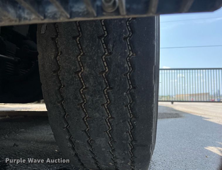 image for item EJ3005 2015 AutoCar Xpeditor refuse truck