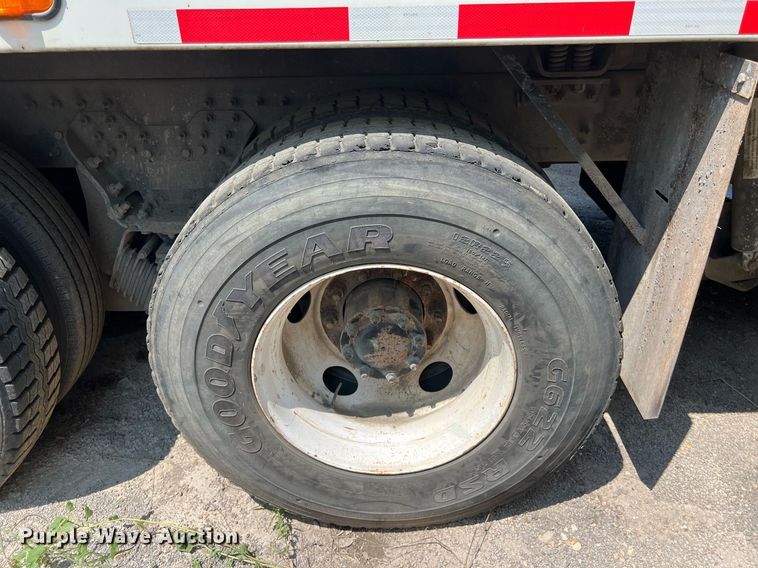 image for item EJ3005 2015 AutoCar Xpeditor refuse truck