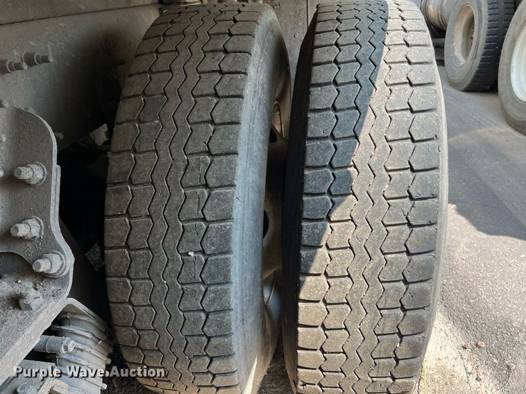 image for item EJ3005 2015 AutoCar Xpeditor refuse truck