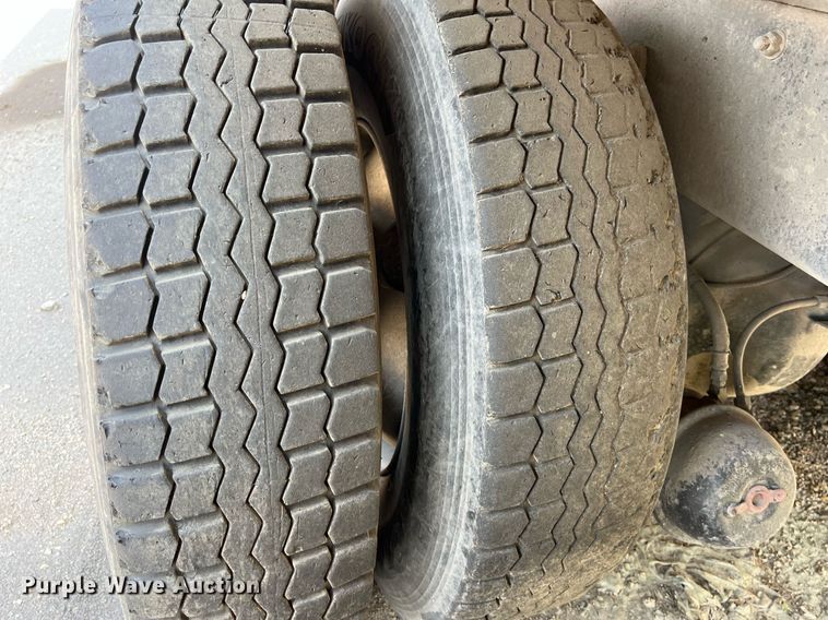 image for item EJ3005 2015 AutoCar Xpeditor refuse truck