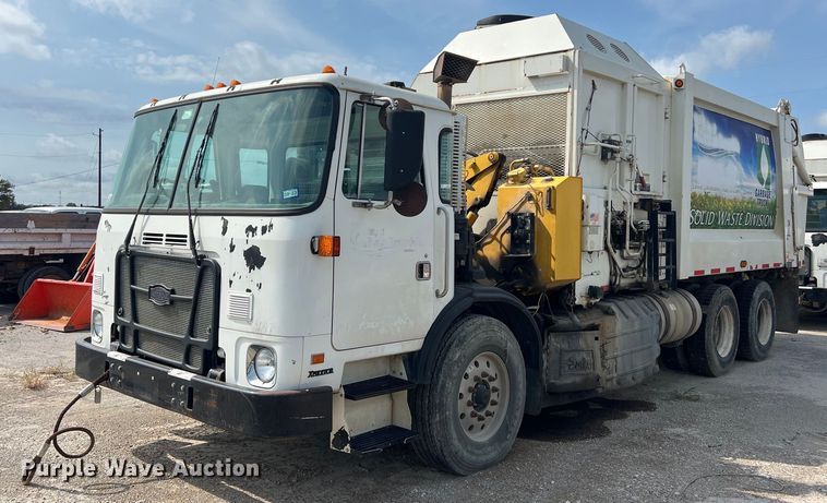 image for item EJ3006 2013 AutoCar Xpeditor refuse truck