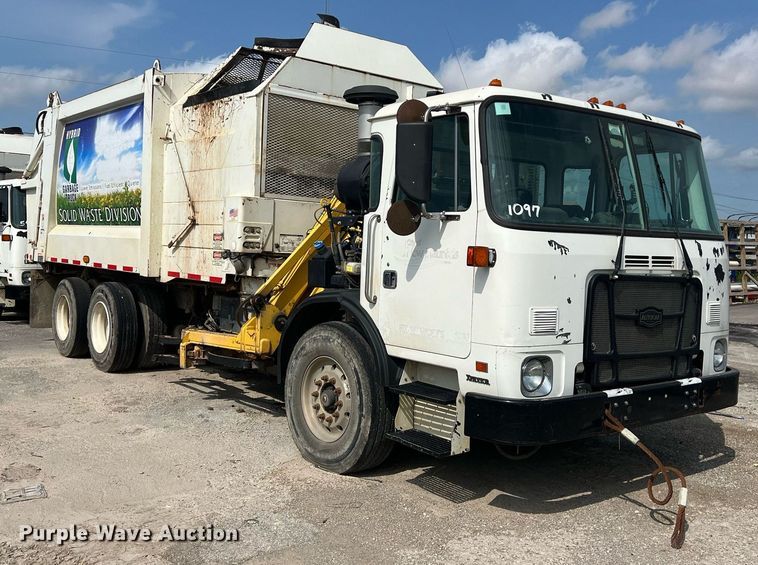 image for item EJ3006 2013 AutoCar Xpeditor refuse truck
