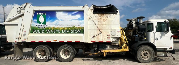 image for item EJ3006 2013 AutoCar Xpeditor refuse truck