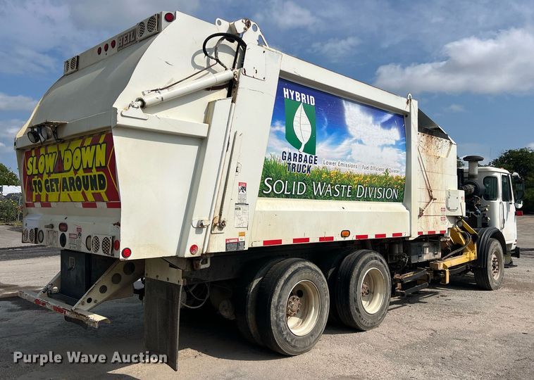 image for item EJ3006 2013 AutoCar Xpeditor refuse truck