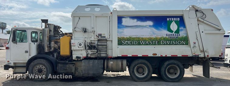 image for item EJ3006 2013 AutoCar Xpeditor refuse truck