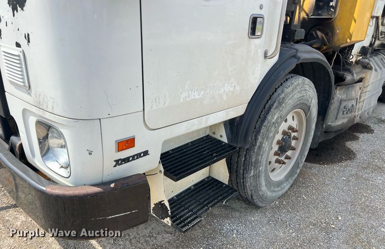 image for item EJ3006 2013 AutoCar Xpeditor refuse truck