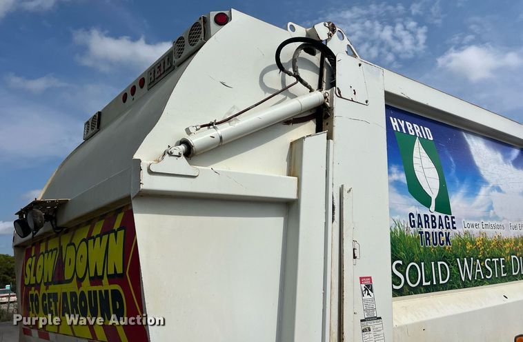 image for item EJ3006 2013 AutoCar Xpeditor refuse truck