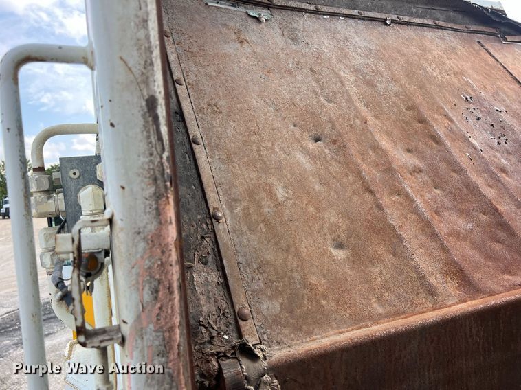 image for item EJ3006 2013 AutoCar Xpeditor refuse truck