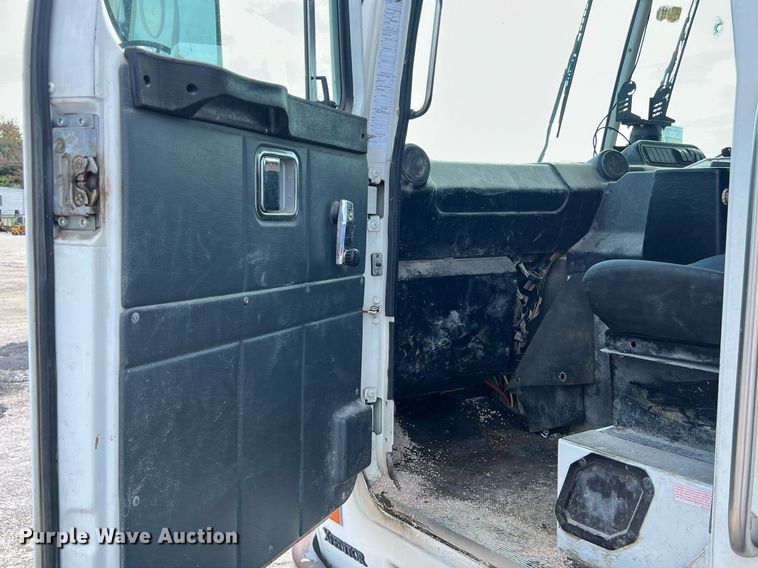 image for item EJ3006 2013 AutoCar Xpeditor refuse truck