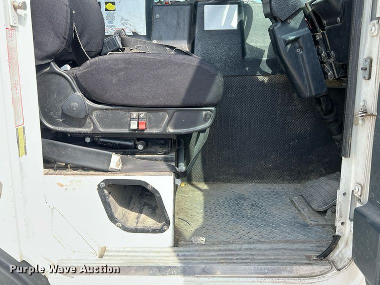 image for item EJ3006 2013 AutoCar Xpeditor refuse truck