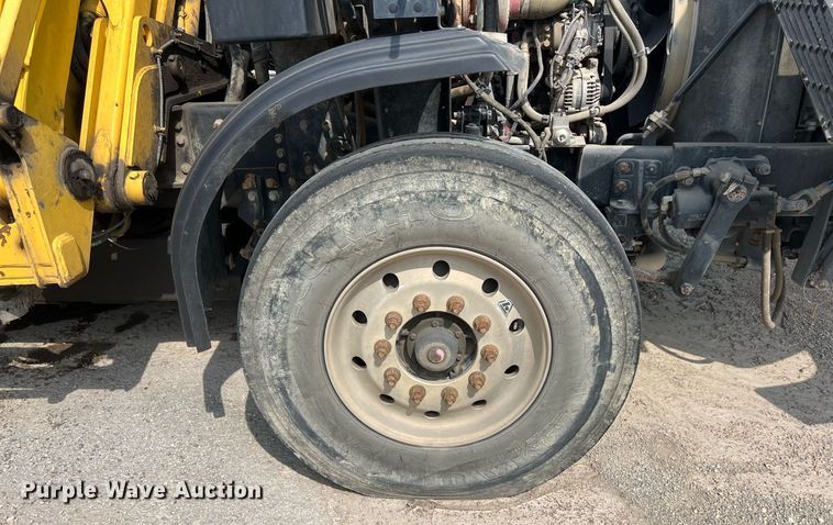 image for item EJ3006 2013 AutoCar Xpeditor refuse truck