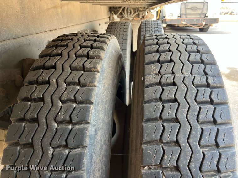 image for item EJ3006 2013 AutoCar Xpeditor refuse truck